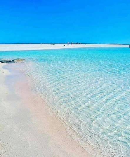 A picture containing water, outdoor, ocean, nature

Description automatically generated